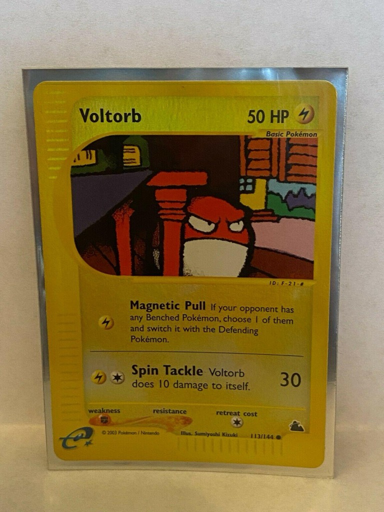 Reverse Holo Voltorb 113/144, Skyridge Pokémon card