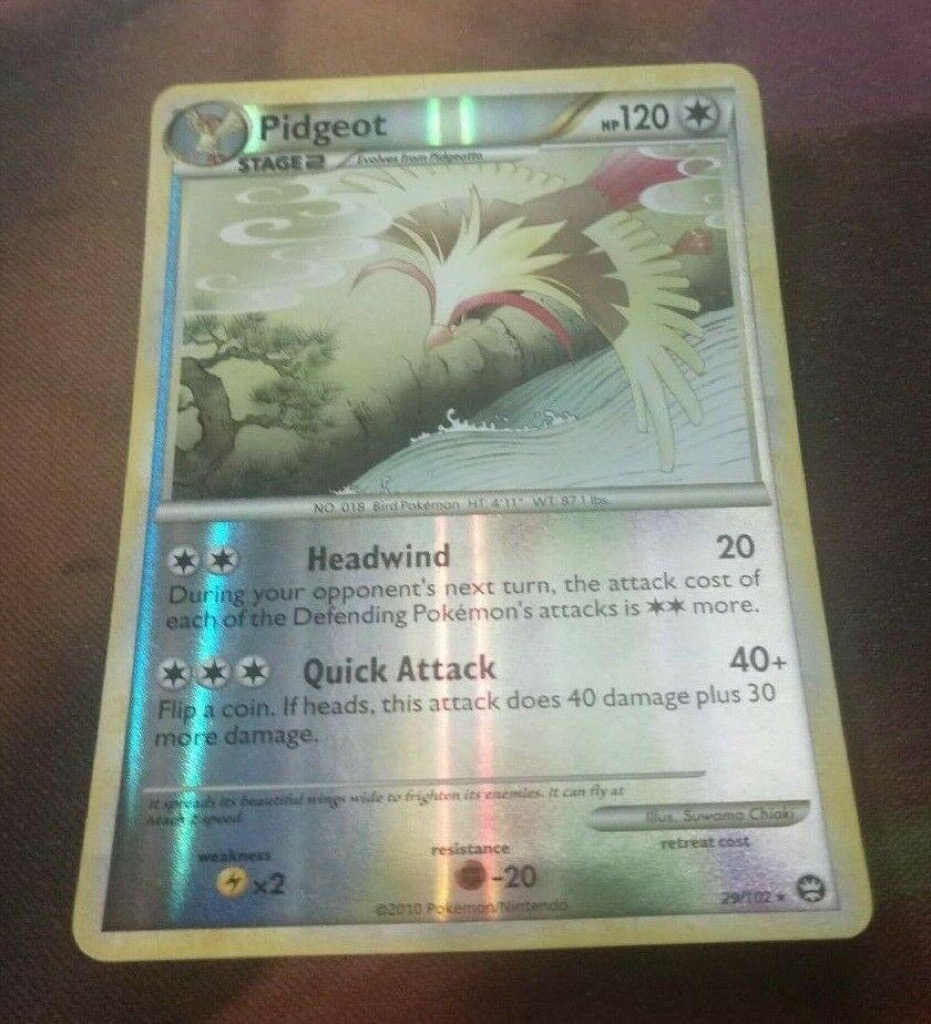 Reverse Holo Pidgeot 29/102, HS—Triumphant Pokémon card